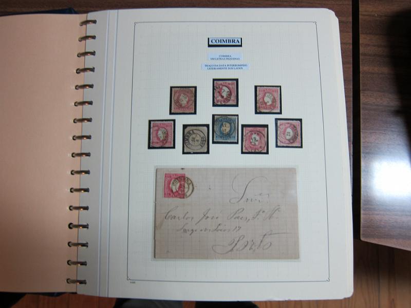0019 (61).JPG -     Lote:    19      Marcofilia      Lotes Especiais       Descrição:         Portugal. Colecção especializada de carimbos de duplo círculo, tipo 1852, montada em 4 álbuns Lindner, com selos de diversas emissões e cartas, com estudo minucioso de cada marca. Lote a ver.         Lote       Valor Base:     &euro; 2.500,00     Valor Venda:     Retirado     